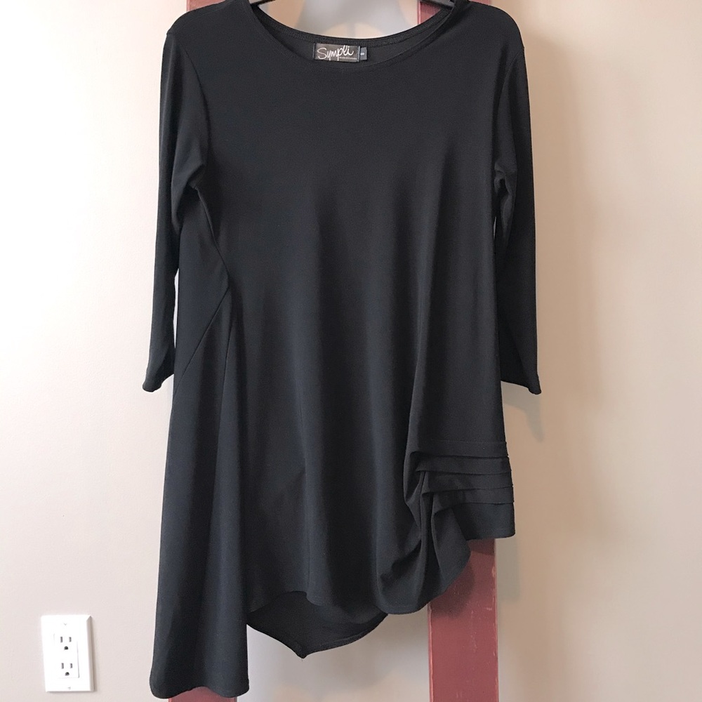 Sympli asymmetric long tunic top.